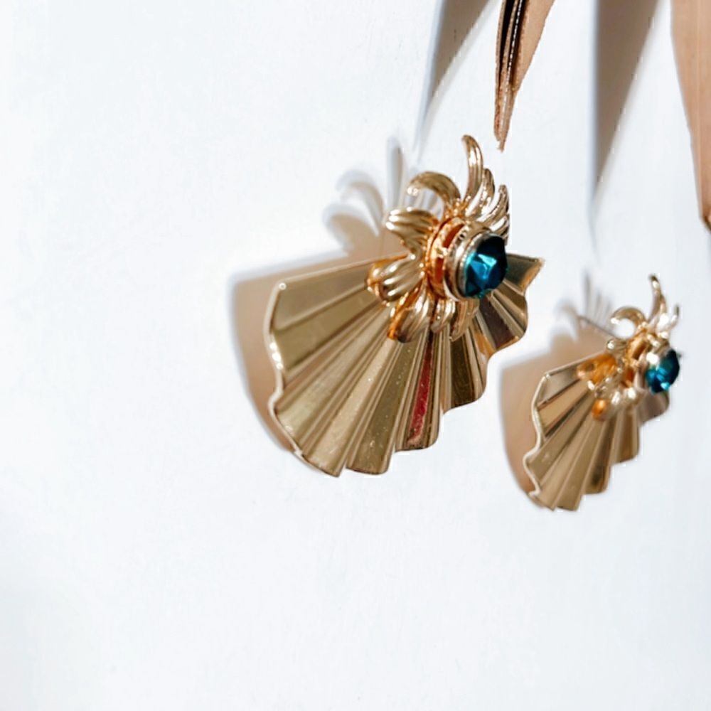 Flower statement earrings A197 - Picture 3 of 4